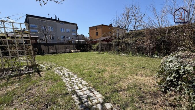 ADF98C63-914D-47C5-AB26-5D53631749A4