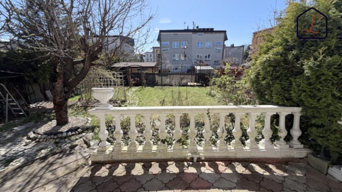 CD71F6B4-94B7-45A8-8612-5E1E59147425